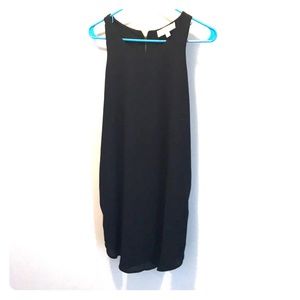 Black sleeveless dress